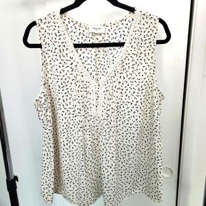 Petite Sleeveless Cream blouse